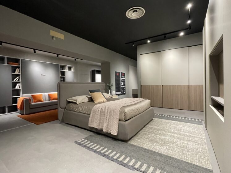 Camera con letto imbottito e armadio – Febal Casa Store Via Trionfale, Roma